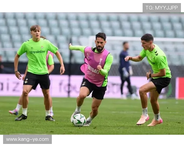 佩莱格里尼执教西甲球队表现稳健，战术体系持续提升