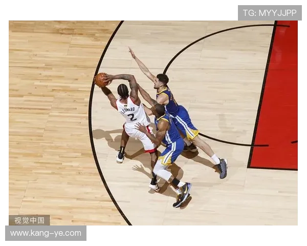 卡斯尔三分效率领先队友，关键时刻拉开进攻空间